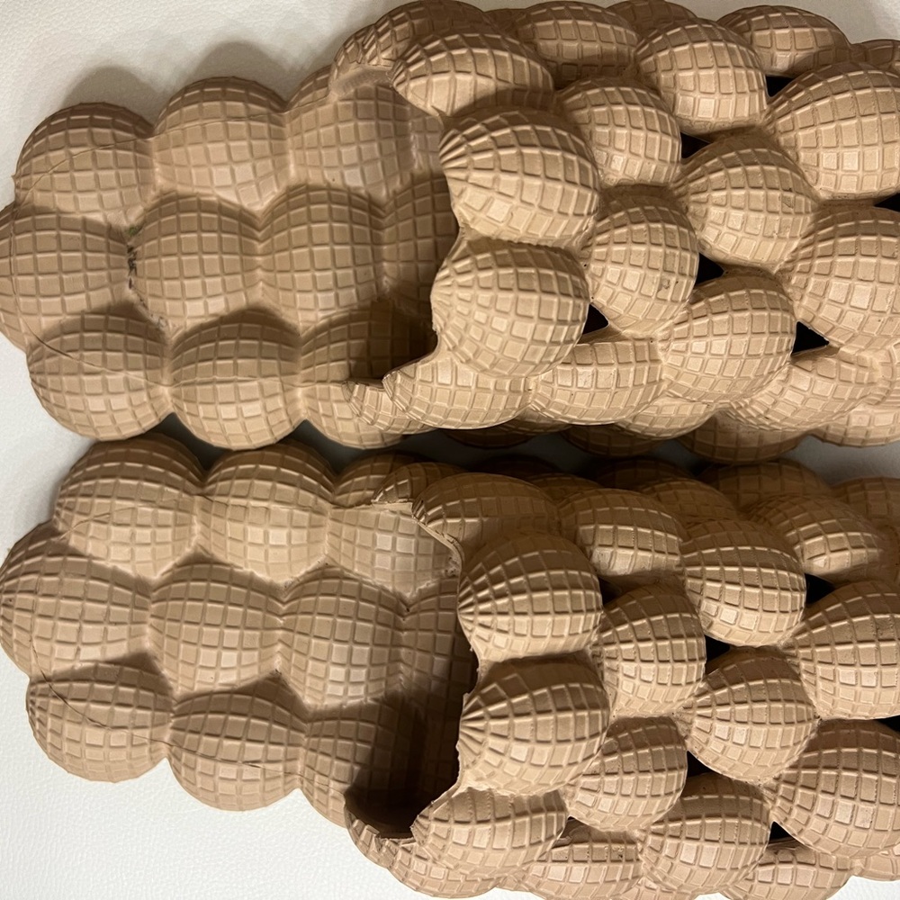 Bubble slides size 9